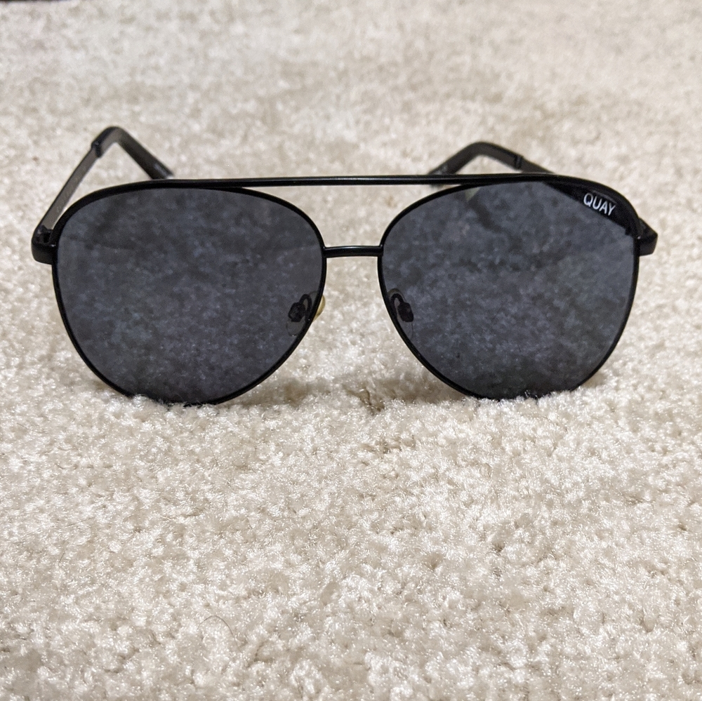 Quay Vivienne Sunglasses